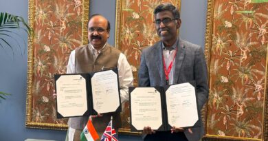 लीड्स यूनिवर्सिटी और पब्लिक हेल्थ फाउंडेशन ऑफ इंडिया ने वैश्विक सार्वजनिक स्वास्थ्य अनुसंधान एवं शिक्षा सहयोग को मजबूत करने के लिए समझौता ज्ञापन (MoU) पर हस्ताक्षर किए