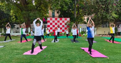 अंतर्राष्ट्रीय योग दिवस   चिल्ड्रन्स अकैडमी कॉलेज, माल एवेन्यू में योग कार्यक्रम का भव्य आयोजन किया गया