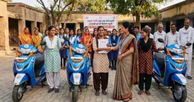 गरीब छात्राओं के लिए बड़ी खुशखबरी! अब 75% अंक पर भी मिलेगी रानी लक्ष्मीबाई स्कूटी, सरकार बदलने जा रही नियम