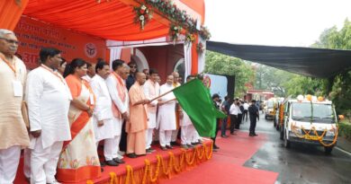 मा0 मुख्यमंत्री ने नगर निगम बरेली के अत्याधुनिक स्वच्छता वाहनों को दिखाई हरी झंडी