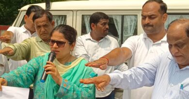 कलेक्ट्रेट परिसर से संचारी रोग नियंत्रण अभियान की रैली का शुभारंभ–जिलाधिकारी प्रियंका निरंजन ने दिखाई हरी झंडी