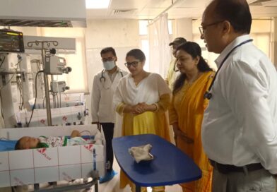 जिलाधिकारी ने मेडिकल कॉलेज जिला अस्पताल में मनाया कन्या जन्मोत्सव, नवजात का रखा ‘अनुग्रहिता’ नाम