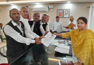 गोण्डा में अधिवक्ताओं का उग्र प्रदर्शन, तहसील प्रशासन पर भ्रष्टाचार और घूसखोरी के आरोप; डीएम को सौंपा मांगपत्र