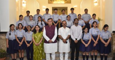 विधानसभा को देखकर बच्चों ने कहा  “अमेजिंग”  नई पीढ़ी को तकनीक और लोकतांत्रिक व्यवस्था के साथ कदमताल करना होगा : सतीश महाना