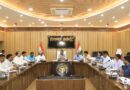 जिलाधिकारी ने राजनैतिक दलों के प्रतिनिधियों के साथ मतदेय स्थलों के सम्भाजन के सम्बन्ध में प्राप्त प्रस्तावों के सम्बन्ध में करी बैठक
