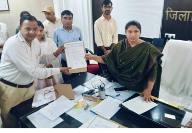 निजी स्कूल शिक्षकों के लिए कैशलेस इलाज की मांग तेज, गोंडा समेत सभी तहसीलों में सौंपा गया ज्ञापन