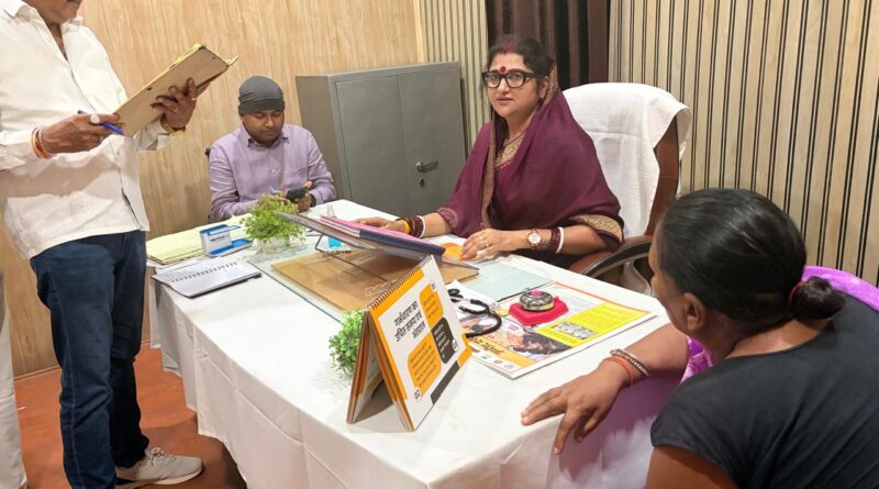 महिलाओं की शिकायतों का समयबद्ध निस्तारण सर्वोच्च प्राथमिकता : एकता सिंह
