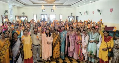घर-घर पहुंचेगा गंगाजल, श्रावण में शुरू हुआ विशेष अभियान। राज्य महिला आयोग सदस्य पुष्पा पांडे ने वितरित कीं 1000 गंगाजली, 10 हजार परिवारों तक पहुंचाने का लक्ष्य