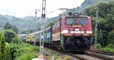 चलती ट्रेन में चोरी के बाद हाईवोल्टेज ड्रामा, वायरल वीडियो के आधार पर पीड़ित यात्री पर भी दर्ज हुआ केस