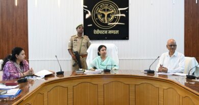 स्वास्थ्य सेवाओं में लापरवाही पर सख्त चेतावनी, मंडलायुक्त ने अधिकारियों को दिए कड़े निर्देश; टीकाकरण से आयुष्मान तक सभी योजनाओं की गहन समीक्षा