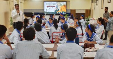 भारतीय कला की विरासत से जुड़ते विद्यार्थी