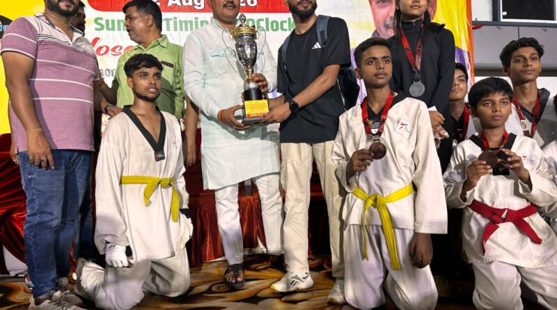राज्य ताइक्वांडो प्रतियोगिता में गोंडा का जलवा, 31 खिलाड़ियों ने जीते 29 पदक, लखनऊ में ट्रॉफी के साथ प्रशिक्षकों का भी हुआ सम्मान