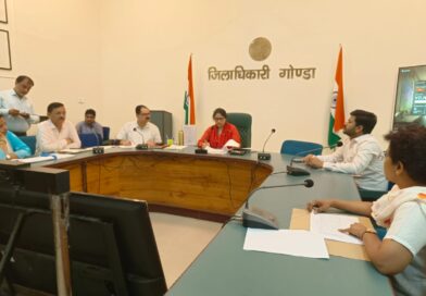 नगर निकायों की योजनाओं में लापरवाही नहीं चलेगी, गुणवत्ता और पारदर्शिता पर डीएम सख्त; ईओ परसपुर का वेतन रोकने के निर्देश