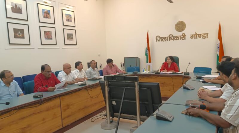 गन्ना किसानों के भुगतान में देरी पर डीएम सख्त, कुन्दरखी चीनी मिल को समय से शत-प्रतिशत भुगतान के निर्देश