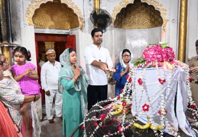 पृथ्वीनाथ महादेवा मंदिर में मण्डलायुक्त दुर्गा शक्ति नागपाल ने परिवार संग किए दर्शन, विकास एवं सौंदर्यीकरण कार्यों को और बेहतर बनाने के दिए निर्देश