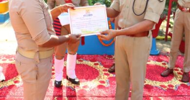 स्वतंत्रता दिवस पर एसपी विनीत जायसवाल ने किया ध्वजारोहण, पुलिसकर्मियों को दिलाई सत्यनिष्ठा की शपथ
