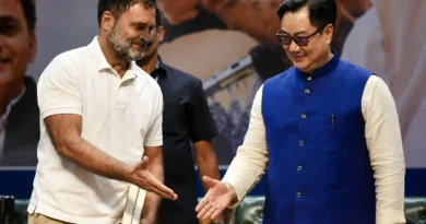 संसद में 13वें दिन भी नहीं टूटा गतिरोध, राहुल गांधी और किरेन रिजिजू की अहम बैठक, लोकसभा दोपहर 2 बजे तक स्थगित
