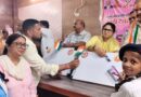 स्टडी टेबल पाकर विद्यार्थियों द्वारा मा0 मुख्यमंत्री जी का आभार व्यक्त किया