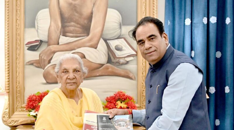 महात्मा ज्योतिबा फूले रुहेलखण्ड विश्वविद्यालय के कुलपति ने राज्यपाल एवं उच्च शिक्षा मंत्री से की शिष्टाचार भेंट