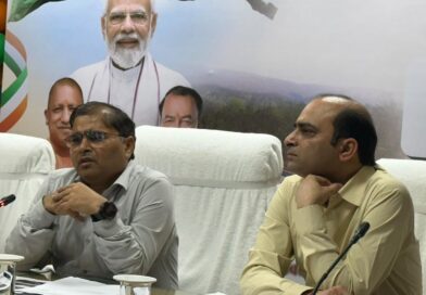 त्योहारों से पहले यूपी की ग्रामीण सड़कों को मिलेगी नई रफ्तार, CM योगी का निर्देश- प्रधानमंत्री ग्राम सड़क योजना के सभी मार्ग हों गड्ढामुक्त