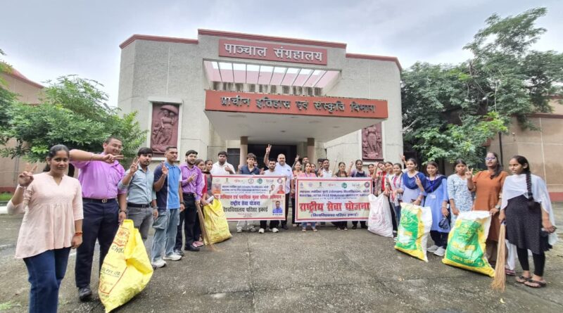 एमजेपी रुहेलखण्ड विश्वविद्यालय में प्रधानमंत्री के जन्मदिन पर माननीय कुलपति जी की अध्यक्षता में NSS ने चलाया वृहद स्वच्छता ,प्लास्टिक मुक्त परिसर एवं रक्तदान जागरूकता अभियान