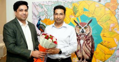 साइनेस इंटरनेशनल आर्ट गैलरी एवं द सेंट होटल के संयुक्त तत्वावधान में पाँच समकालीन कलाकारों की समूह चित्रकला प्रदर्शनी आयोजित की गई