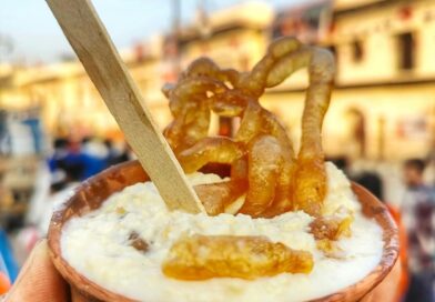 यूपी इंटरनेशनल ट्रेड शो में अयोध्या के कुल्हड़ वाली दही-जलेबी और खुरचन पेड़ा