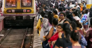 मुंबई लोकल पर आग और तकनीकी खराबी की दोहरी मार, 80 ट्रेनें रद्द; घंटों देरी से पहुंचे यात्री