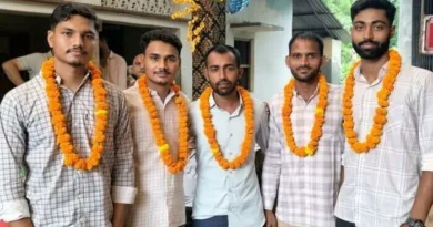 दोस्ती की मिसाल! बस्ती के 5 बचपन के दोस्तों ने एक साथ पास की UP पुलिस की परीक्षा, किसी ने पढ़ाया तो किसी ने कोचिंग से उठाया खर्च