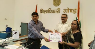 अंतर्राष्ट्रीय वरिष्ठ नागरिक दिवस पर सम्मानित हुए बुजुर्ग, सीडीओ ने प्रशस्ति पत्र और अंग वस्त्र भेंट कर बढ़ाया सम्मान