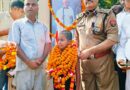 7 साल की अनामिका ने दौड़कर रचा नया रिकॉर्ड, गांव से गांधी पार्क तक 30 KM की मैराथन पूरी; DIG ने माला पहनाकर किया सम्मानित