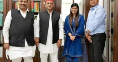 यूपी में बीजेपी के पूर्व सांसद धर्मेंद्र कश्यप बेटी संग सपा में शामिल, बसपा के आबिद अली ने भी थामा अखिलेश का साथ